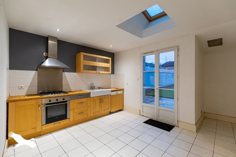 Vente Maison SOYAUX - 5 pièces -144 m² - (16800)
