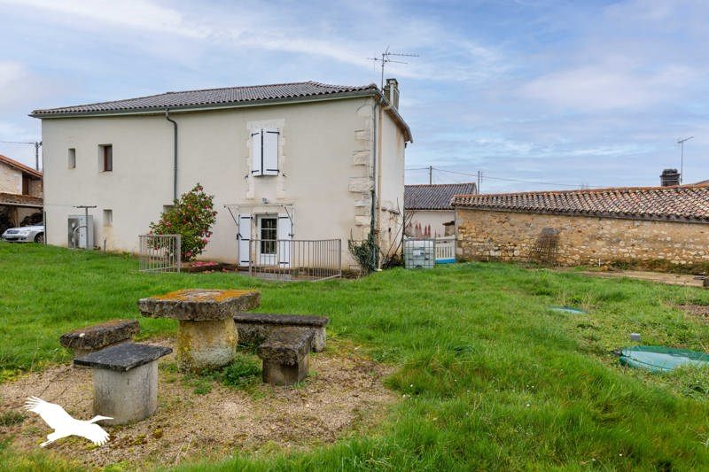 Vente Maison VOUZAN - 4 pièces -105 m² - (16410)
