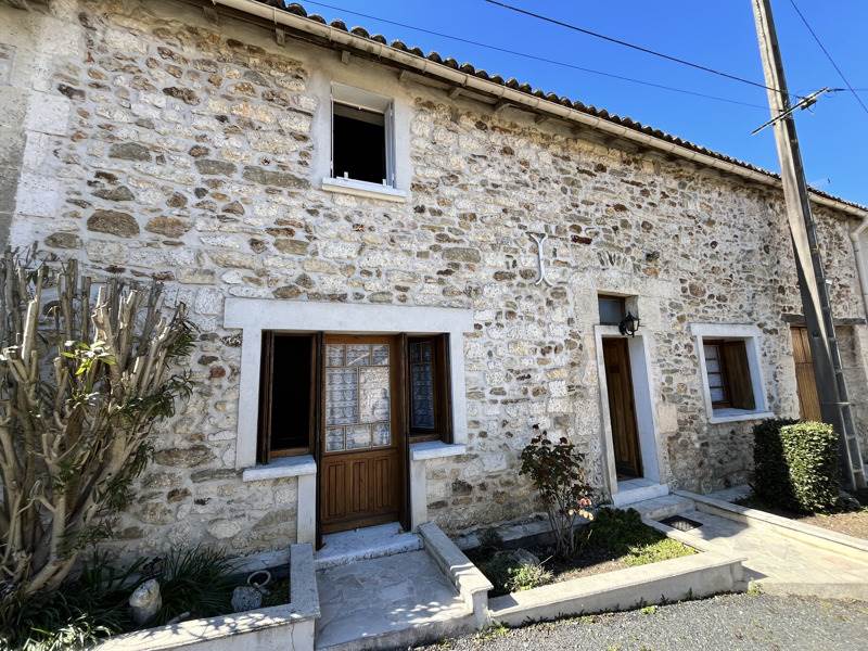 Vente Maison VOUZAN - 4 pièces -145 m² - (16410)