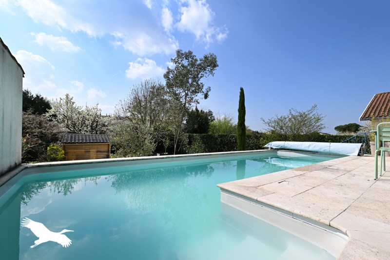 Vente Maison SOYAUX - 6 pièces -179 m² - (16800)