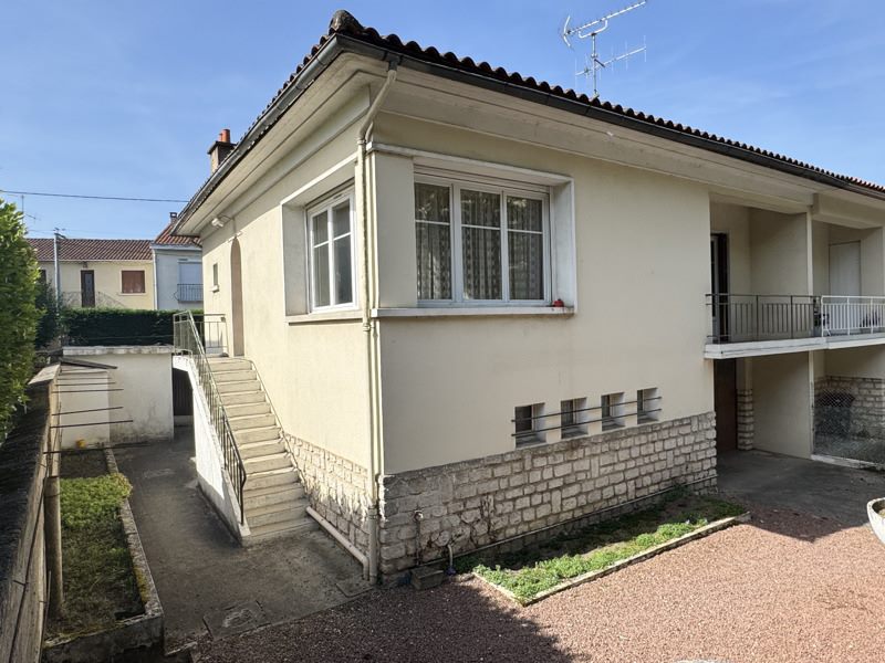 Vente Maison SOYAUX - 5 pièces -104 m² - (16800)