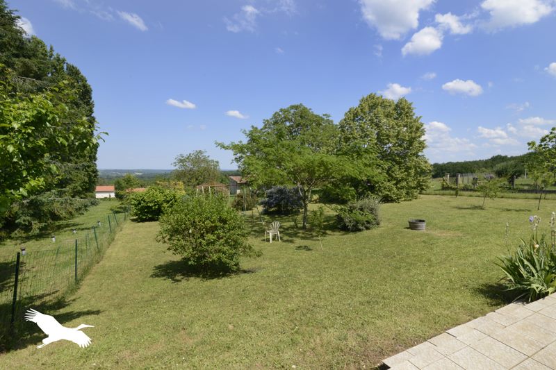 Vente Maison VOUZAN - 5 pièces -120 m² - (16410)