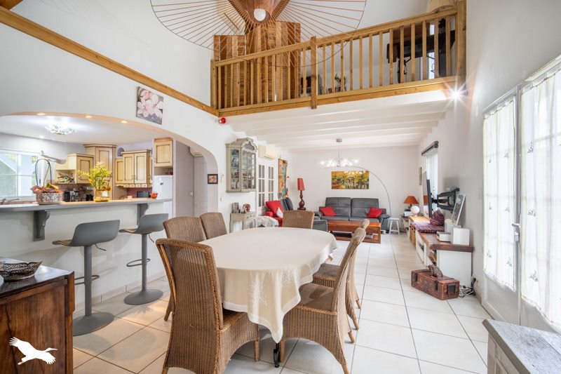 Vente Maison TALLER - 5 pièces -220 m² - (40260)