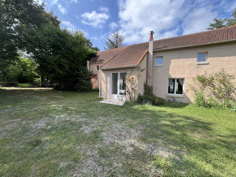 Vente Maison LUCAY LE MALE - 10 pièces -480 m² - (36360)