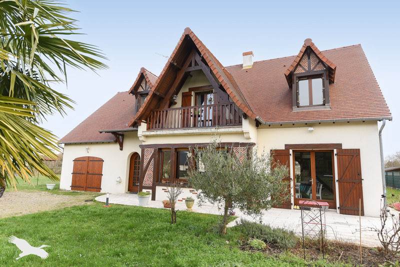 Vente Maison COUR CHEVERNY - 6 pièces -171 m² - (41700)
