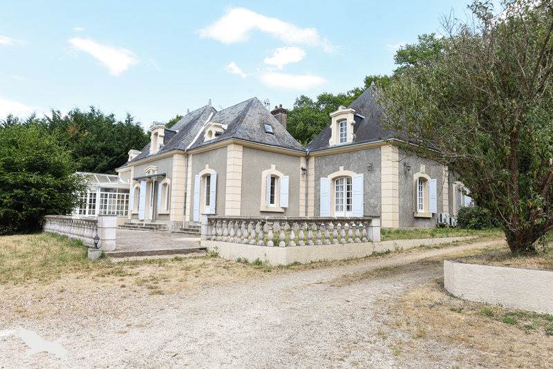 Vente Maison COUR CHEVERNY - 8 pièces -264 m² - (41700)