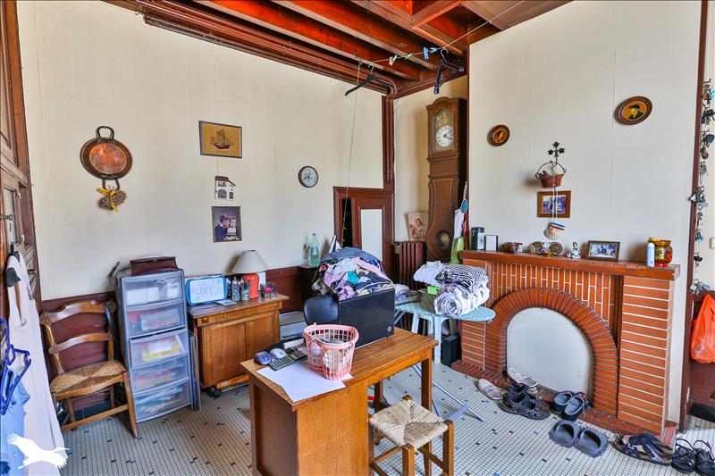 Vente Maison ST AIGULIN - 10 pièces -220 m² - (17360)