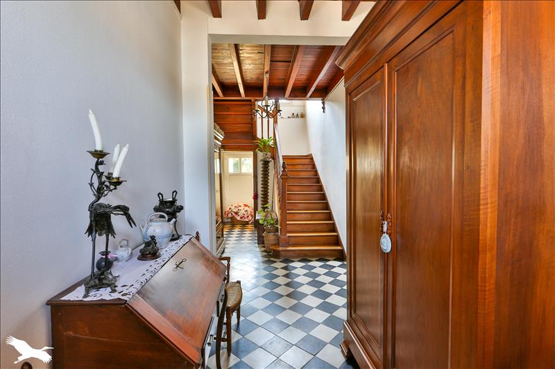 Vente Maison ST AIGULIN - 10 pièces -220 m² - (17360)
