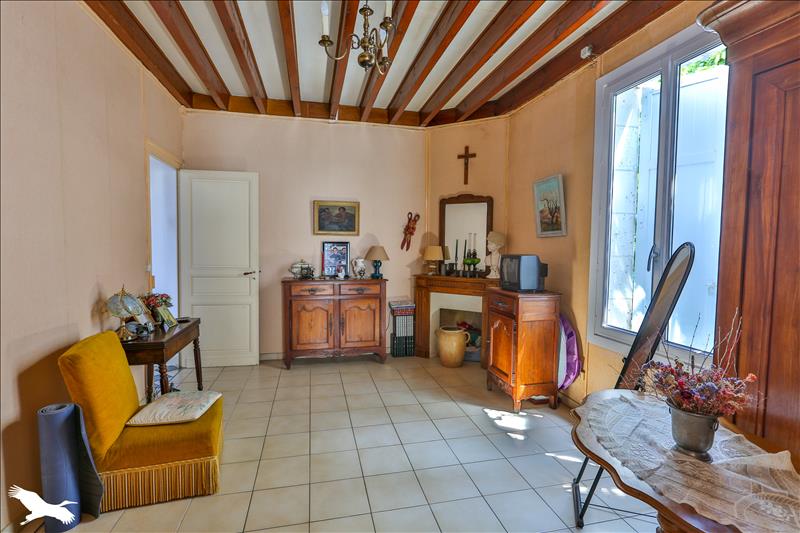 Vente Maison ST AIGULIN - 10 pièces -220 m² - (17360)
