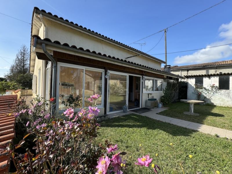 Vente Maison ST MARTIN DE COUX - 7 pièces -132 m² - (17360)