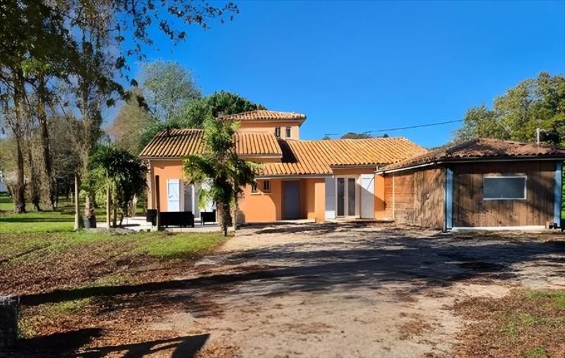 Vente Maison ST AIGULIN - 7 pièces -150 m² - (17360)