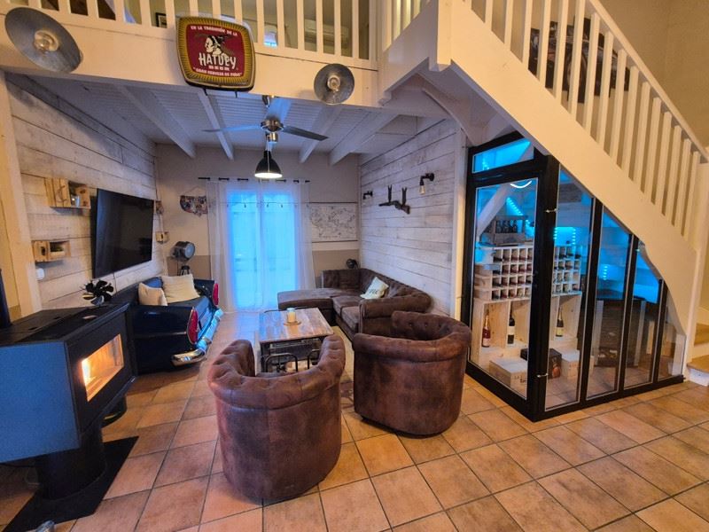 Vente Maison ST AIGULIN - 7 pièces -150 m² - (17360)