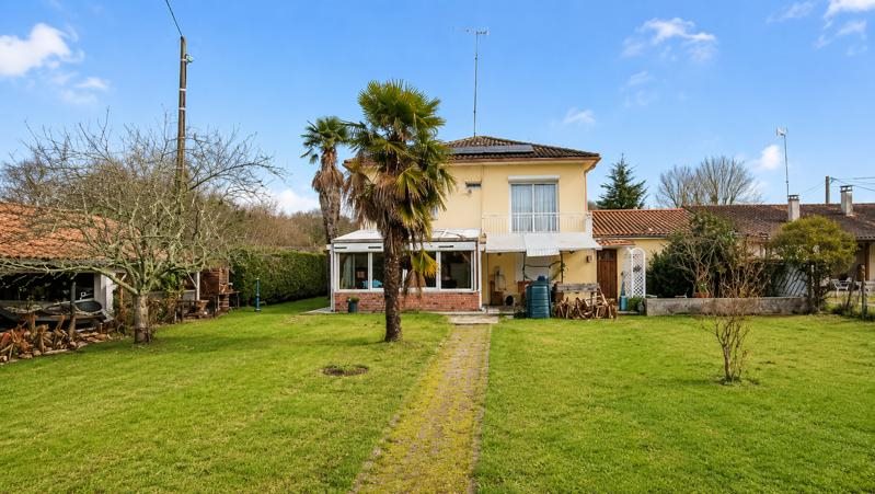 Vente Maison ST AIGULIN - 6 pièces -132 m² - (17360)