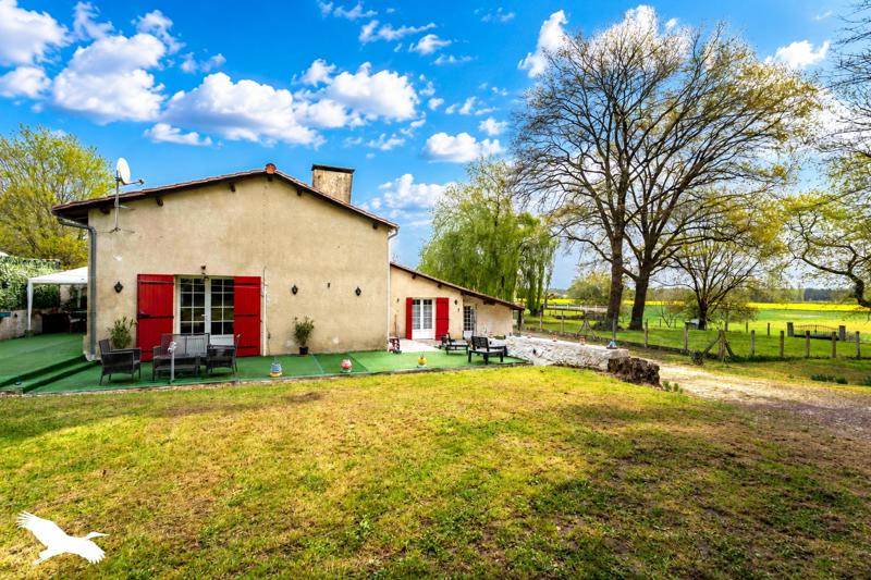 Vente Maison ST AIGULIN - 4 pièces -127 m² - (17360)