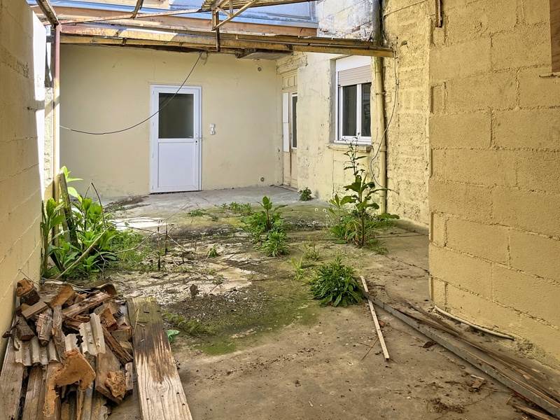 Vente Maison LA ROCHE CHALAIS - 6 pièces -201 m² - (24490)