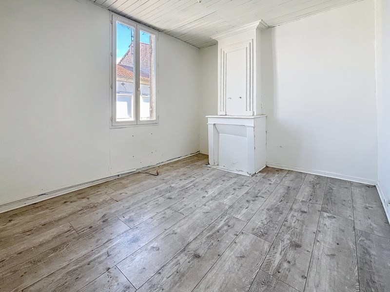 Vente Maison LA ROCHE CHALAIS - 6 pièces -201 m² - (24490)