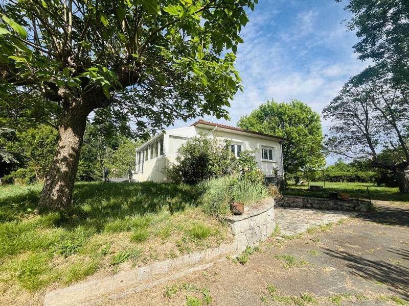 Vente Maison ST AIGULIN - 6 pièces -127 m² - (17360)