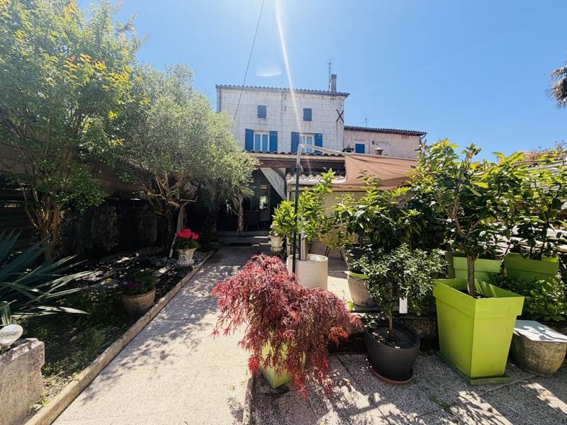 Vente Maison LA ROCHE CHALAIS - 4 pièces -159 m² - (24490)