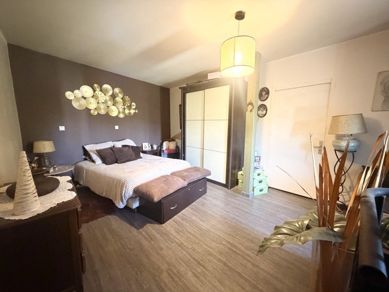 Vente Maison LA ROCHE CHALAIS - 4 pièces -159 m² - (24490)