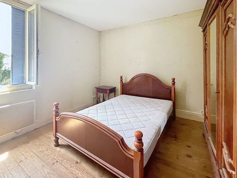 Vente Maison LA ROCHE CHALAIS - 5 pièces -123 m² - (24490)