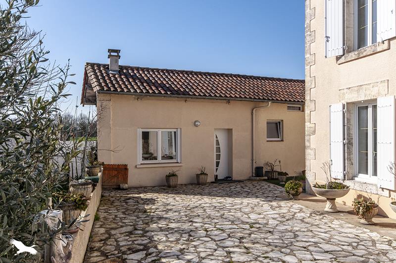 Vente Maison VILLETOUREIX - 6 pièces -177 m² - (24600)