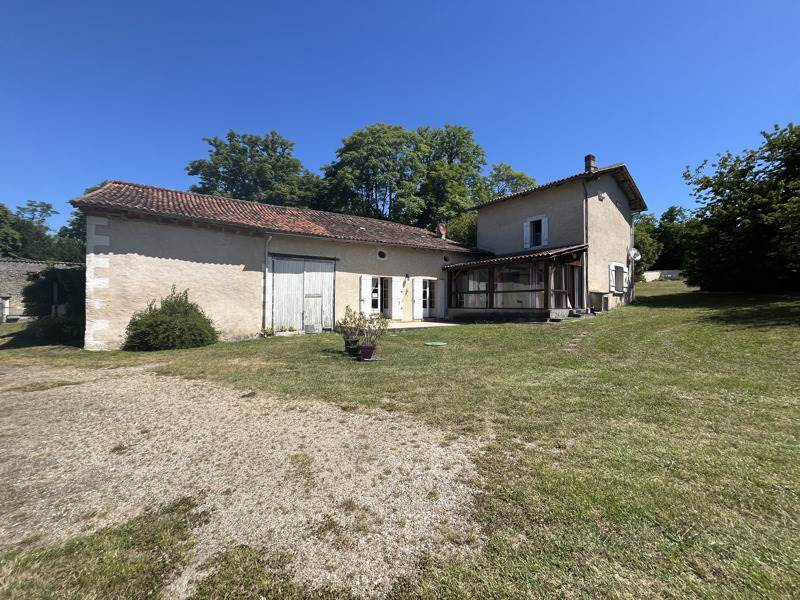 Vente Maison ST PRIVAT EN PERIGORD - 10 pièces -235 m² - (24410)
