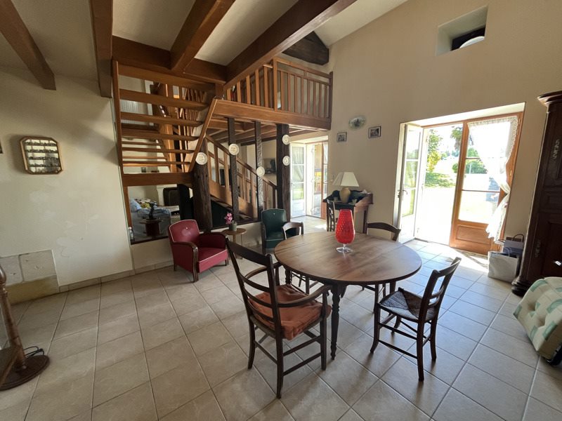 Vente Maison ST PRIVAT EN PERIGORD - 10 pièces -235 m² - (24410)