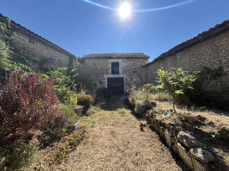 Vente Maison Champagne-et-Fontaine - 3 pièces -96 m² - (24320)