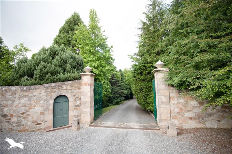 Vente Maison RIEUPEYROUX - 11 pièces -520 m² - (12240)
