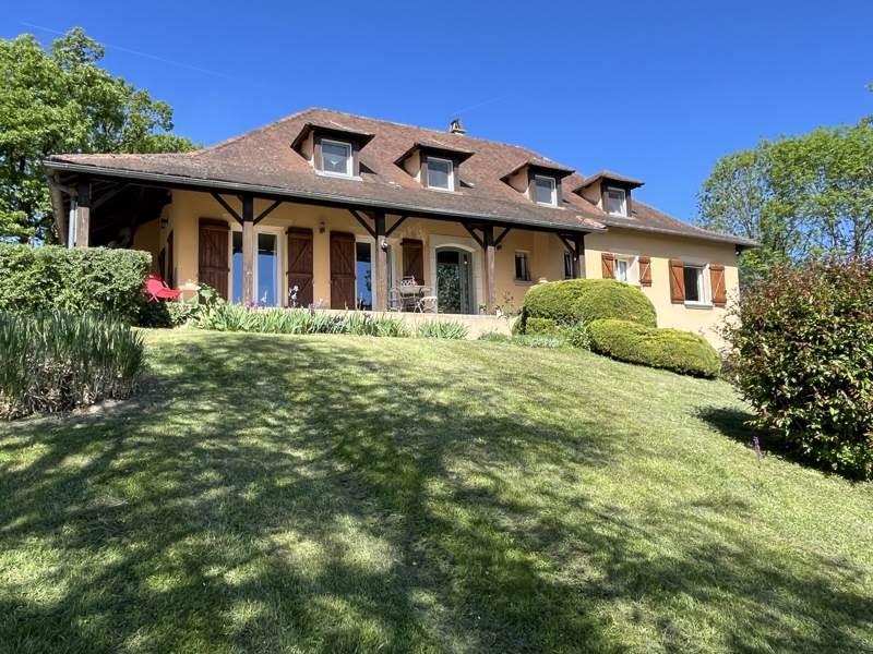 Vente Maison SAVIGNAC - 8 pièces -266 m² - (12200)