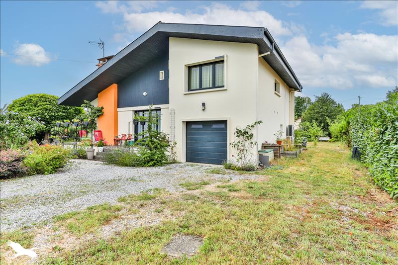 Vente Maison LABOUHEYRE - 7 pièces -142 m² - (40210)