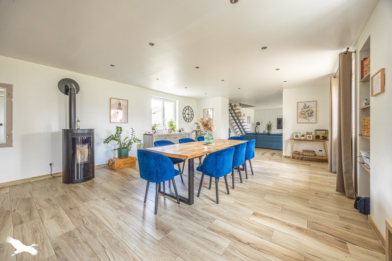 Vente Maison SOUVIGNE - 6 pièces -208 m² - (79800)