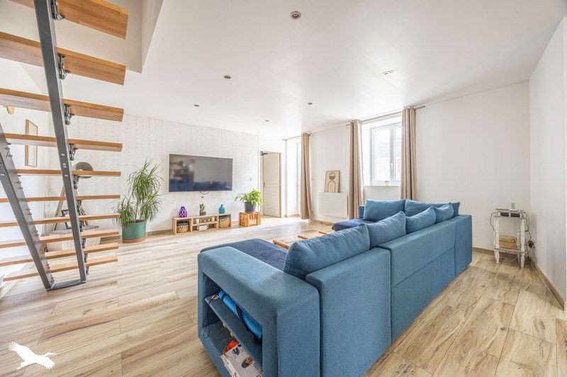 Vente Maison SOUVIGNE - 6 pièces -208 m² - (79800)