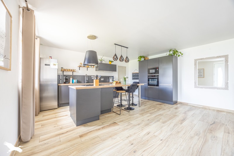Vente Maison SOUVIGNE - 6 pièces -208 m² - (79800)