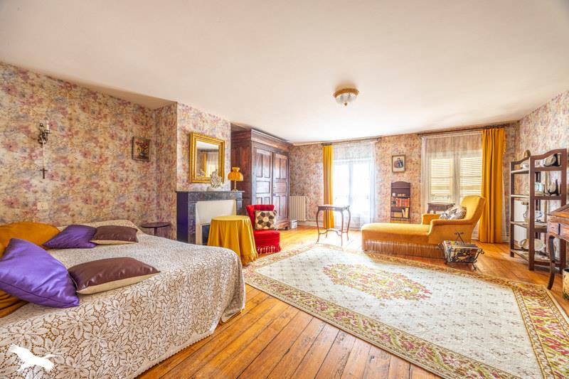 Vente Maison ST MAIXENT L ECOLE - 9 pièces -310 m² - (79400)