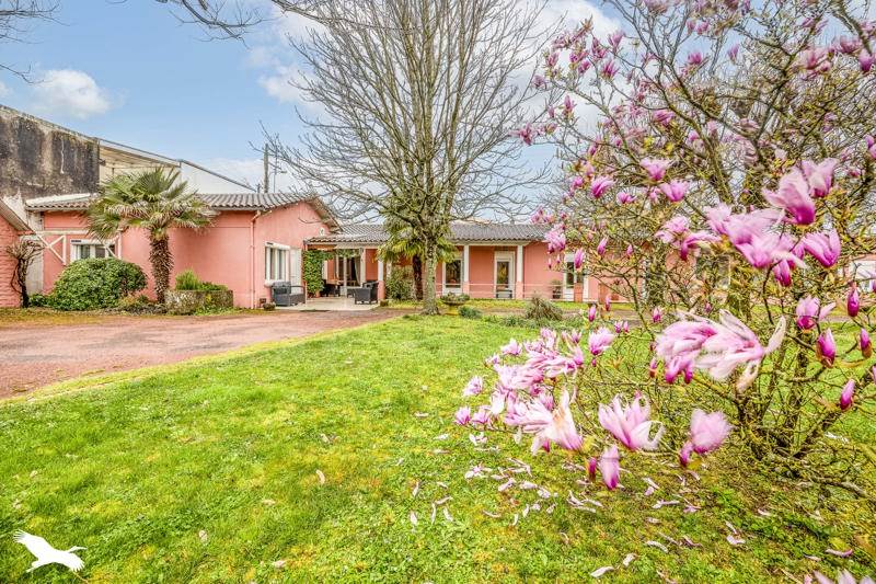 Vente Maison ST MAIXENT L ECOLE - 7 pièces -163 m² - (79400)