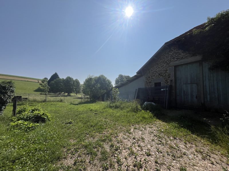 Vente Maison LEYNHAC - 5 pièces -150 m² - (15600)