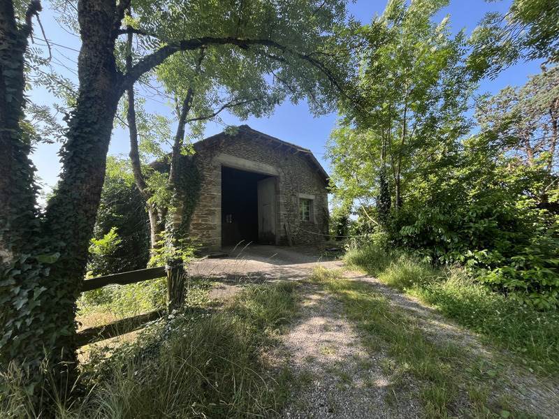 Vente Maison LEYNHAC - 5 pièces -150 m² - (15600)