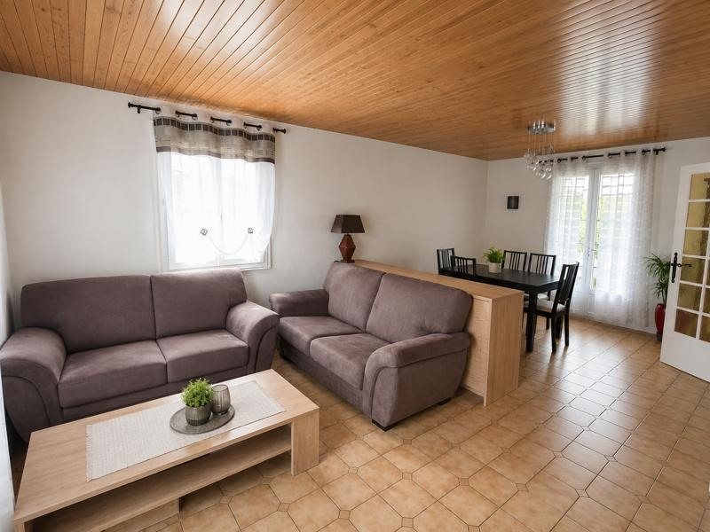Vente Maison LEYNHAC - 6 pièces -107,3 m² - (15600)