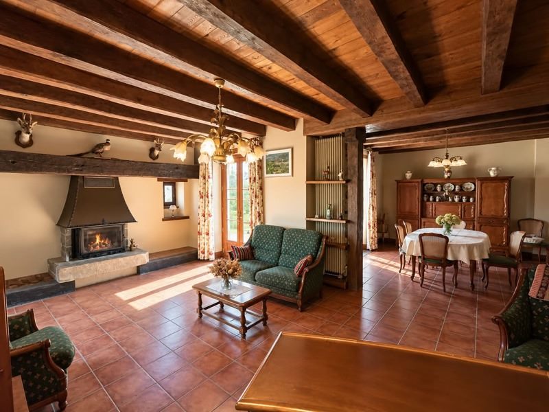 Vente Maison Saint-Étienne-de-Maurs - 7 pièces -230 m² - (15600)