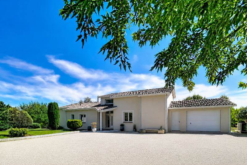 Vente Maison MONTECH - 6 pièces -168 m² - (82700)