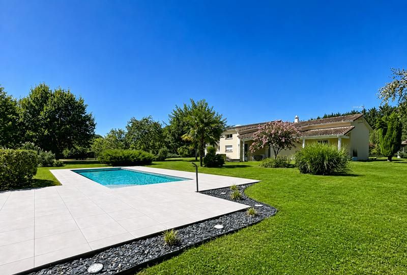 Vente Maison MONTECH - 6 pièces -168 m² - (82700)
