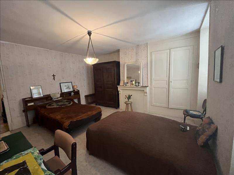 Vente Maison BOURGANEUF - 6 pièces -143 m² - (23400)