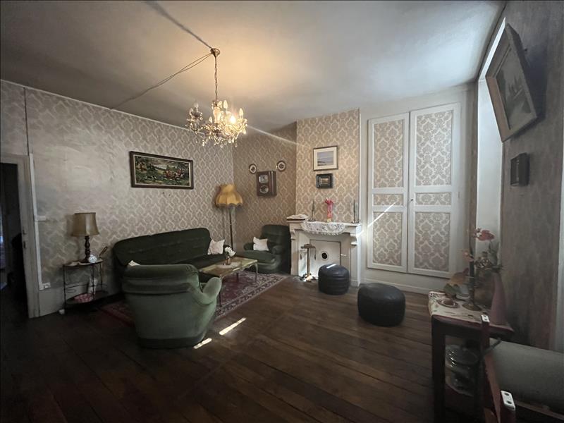 Vente Maison BOURGANEUF - 6 pièces -143 m² - (23400)
