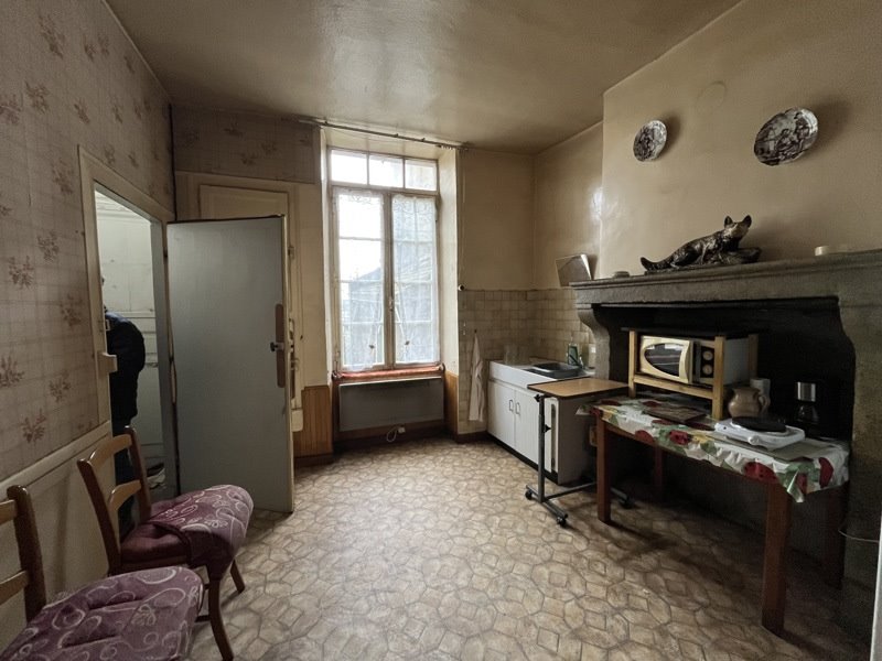 Vente Maison BOURGANEUF - 6 pièces -143 m² - (23400)