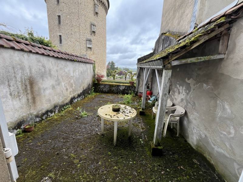 Vente Maison BOURGANEUF - 6 pièces -143 m² - (23400)
