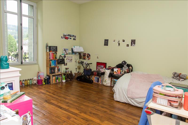 Vente Maison BOURGANEUF - 8 pièces -300 m² - (23400)
