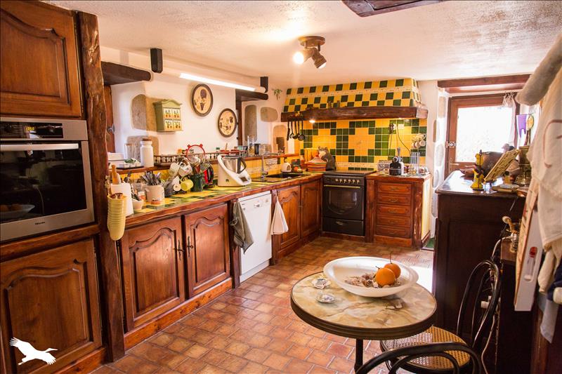 Vente Maison MONTBOUCHER - 10 pièces -316 m² - (23400)