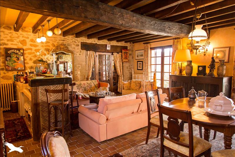 Vente Maison MONTBOUCHER - 10 pièces -316 m² - (23400)