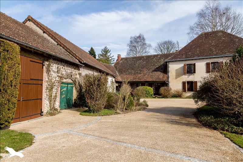 Vente Maison MONTBOUCHER - 10 pièces -316 m² - (23400)